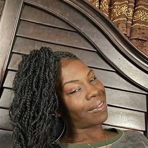 Meet your Posher, Stacy